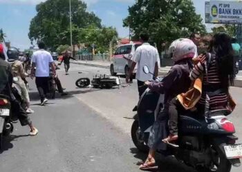 Laka Kembali Terjadi di Proyek Perbaikan Jalan Pati-Kudus, 5 Korban Dibawa ke RS 7 Laka Kembali Terjadi di Proyek Perbaikan Jalan Pati-Kudus, 5 Korban Dibawa ke RS