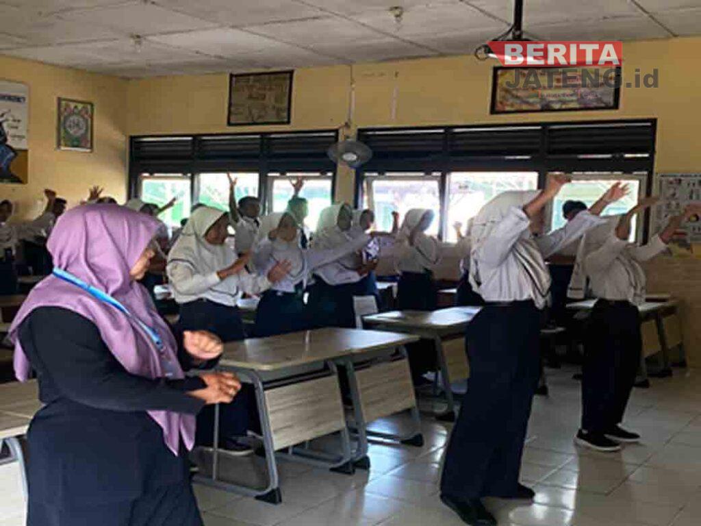 SMPN 1 Kaliori Rembang Rutin Gelar Senam Tiap Selasa dan Kamis 1 Rembang2 5