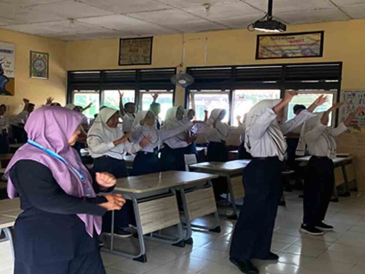 SMPN 1 Kaliori Rembang Rutin Gelar Senam Tiap Selasa dan Kamis 1 SMPN 1 Kaliori Rembang Rutin Gelar Senam Tiap Selasa dan Kamis