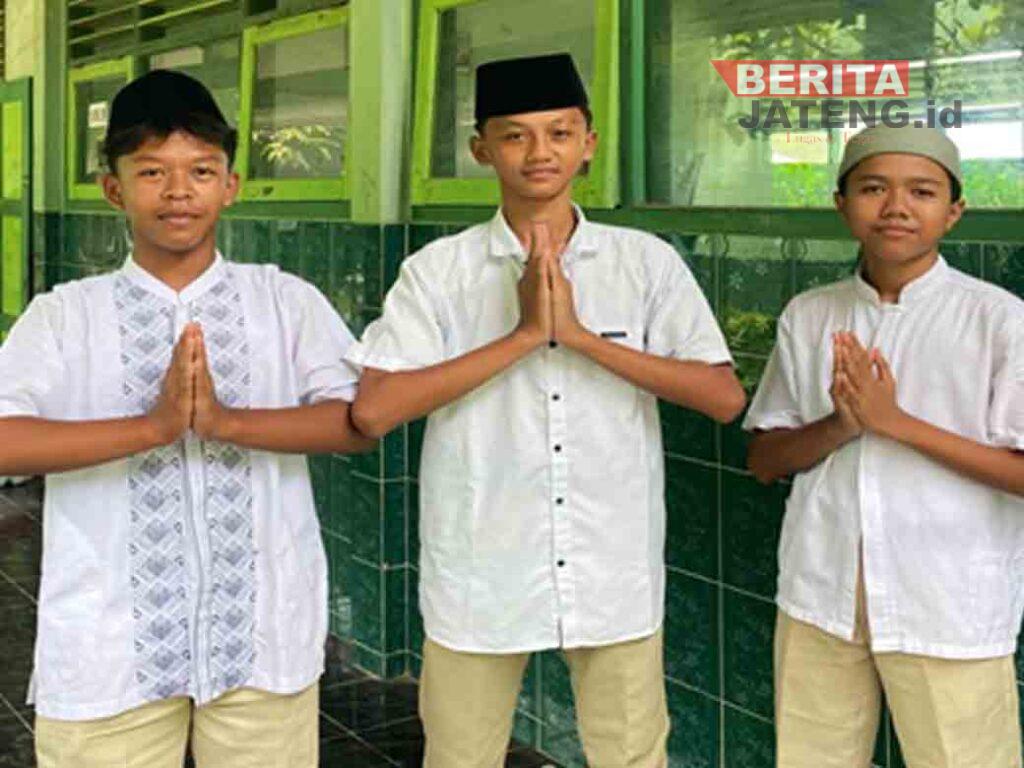 Siswa SMPN 1 Kaliori Rembang Pakai Baju Khas Santri di Momen Hari Santri 1 Rembang2 6