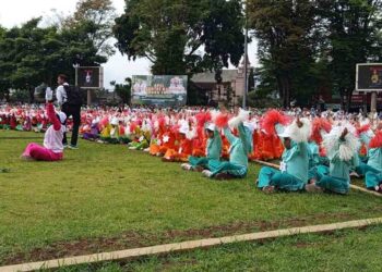 2.320 Siswa RA-TK Salatiga Tampil Membaca Asmaul Husna di Peringatan Hari Santri 7 2.320 Siswa RA-TK Salatiga Tampil Membaca Asmaul Husna di Peringatan Hari Santri