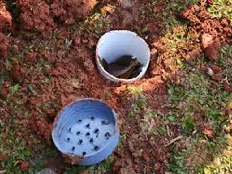 Gerakan Membuat Biopori di Salatiga Atasi Masalah Banjir dan Sampah