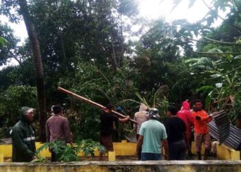 Angin Puting Beliung Menerjang Bendosari Salatiga, 10 Rumah Rusak 6 Angin Puting Beliung Menerjang Bendosari Salatiga, 10 Rumah Rusak