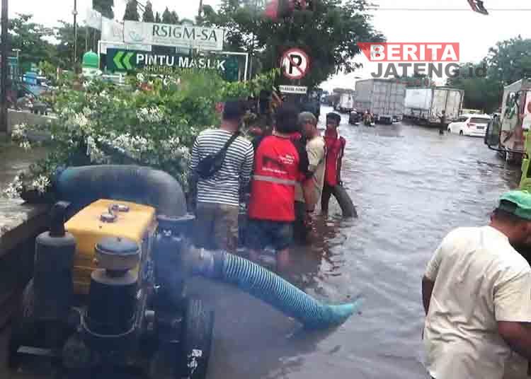 Semarang Dilanda Banjir Usai Hujan 2 Hari, Seluruh Pompa Dikerahkan 1 Semarang Dilanda Banjir Usai Hujan 2 Hari, Seluruh Pompa Dikerahkan
