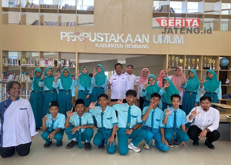 Kunjungi Perpusda Rembang, Siswa SMP Islam An-Nawawiyyah Wawancarai Kepala Dinarpus 1 Minat Baca di Rembang Meningkat, Jumlah Pengunjung Perpusda Capai 6.395 Orang