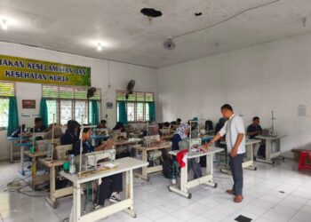 BLK Demak Kerja Sama Industri Garmen Salurkan Peserta Pelatihan Menjahit