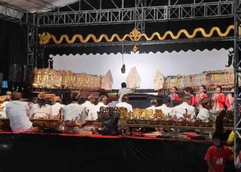 Disdikbud Kendal Gelar Pertunjukan Wayang Kulit di Momen HGN