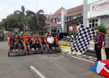 140 Pengayuh di Kendal dapat Bantuan Becak Listrik dari Presiden Prabowo