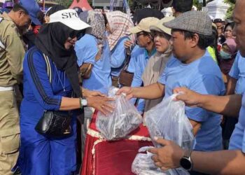 Peringatan Harkannas, 1.500 Paket Ikan Dibagikan saat CFD di Pati
