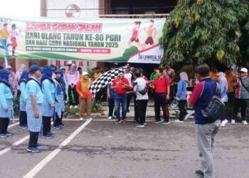 PGRI Cabsus Rembang Gelar Lomba Gerak Jalan, Puluhan Guru SD Berpartisipasi