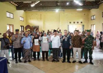 320 Sertifikat PTSL Diserahkan ke Warga Ngotet Rembang