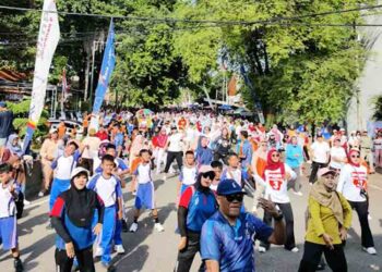 4.000 Peserta Ikuti Jalan Santai-Senam Zumba PGRI Cabsus Rembang