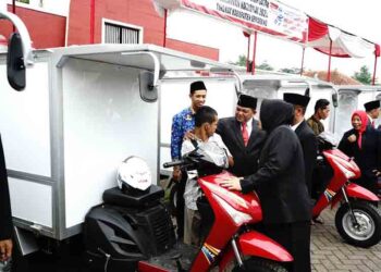 Pemkab Semarang Serahkan Bantuan ke Disabilitas di Momen Hari Pahlawan