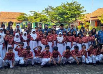 23.586 Siswa SD Negeri di Kendal dapat Seragam Batik Gratis