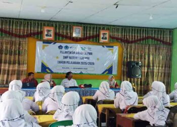 Anggota PMR SMPN 1 Kaliori Dilantik Langsung PMI Rembang