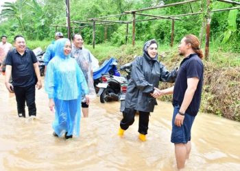 Atasi Banjir Tegaldowo, Bupati Pekalongan Janji Belikan Pompa Fleksibel