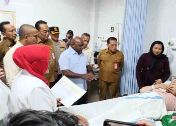 Menteri HAM Natalius Pigai Cek Korban Dugaan Keracunan MBG di Grobogan