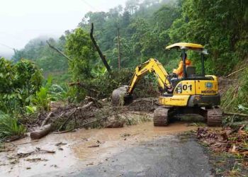 Longsor, Ribuan Warga Desa Tempur Jepara Masih Terisolasi Akibat Jalan Putus