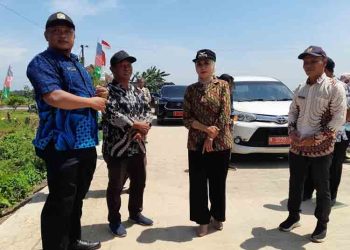 Bupati Kendal Tinjau Kualitas Hasil Perbaikan Jalan Desa Sendang Sikucing