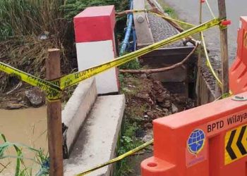 Jembatan Sungai Warisin Kendal Rusak, Warga Harap Segera Ditangani