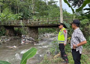 Longsoran TPA Bojonglarang Pekalongan Cemari Sungai dan Lahan Warga