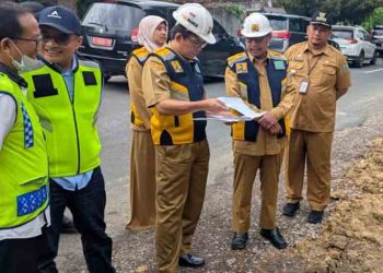 Bupati Rembang Tinjau Kualitas Hasil Pelebaran Jalan Sulang-Sumber