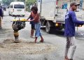 Kerusakan Jalan Pati-Tanjang Telan Korban, Warga Lakukan Perbaikan Mandiri