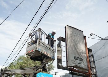 Dukung Indonesia Asri, Satpol PP Pati Tertibkan Reklame Ilegal