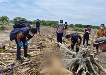 Polisi Cari Keluarga Mayat Pria Tanpa Identitas yang Ditemukan di Pantai Glagah Demak