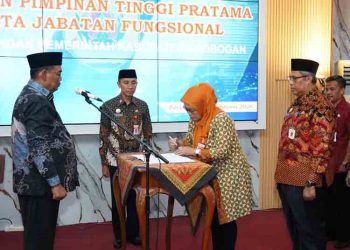 Evaluasi Kinerja Pejabat, Bupati Grobogan Mutasi dan Lantik 2 JPTP Baru