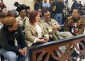 Putri Gus Dur Inayah Wahid Hadiri Sidang Botok-Teguh di PN Pati