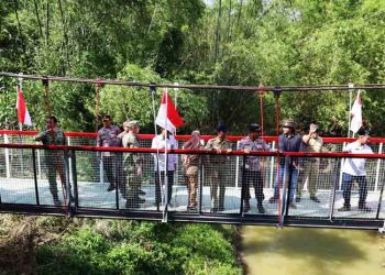 Pertama di Rembang, Jembatan Gantung Garuda Merah Putih Resmi Dibuka