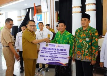 Plt Bupati Chandra Salurkan Bantuan untuk Guru Keagamaan di Pati