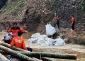 Tekan Potensi Longsor, 60 Jumbo Bag Dipasang di Sungai Kaligelis Kudus