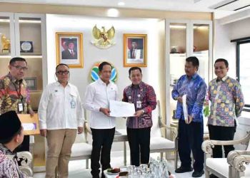 Pemkab Pekalongan Serahkan Surat Kesiapan Proyek PSEL ke Menteri LH