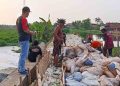 Cegah Banjir Meluas, Tanggul Jebol Kali Bremi Pekalongan Ditutup Sandbag
