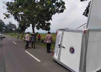Mobil MBG Terguling di Kesesi Pekalongan, Kerugian Capai Rp20 Juta