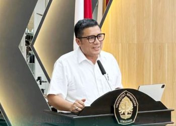 Mohammad Saleh Sorot Lanskap Politik Berubah Akibat Digital di Bedah Buku FISIP Undip