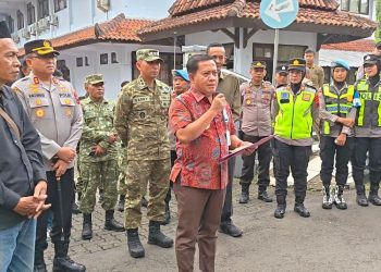 Tercebur ke Sumur, Sapi di Sarang Rembang Berhasil Dievakuasi dalam Kondisi Selamat