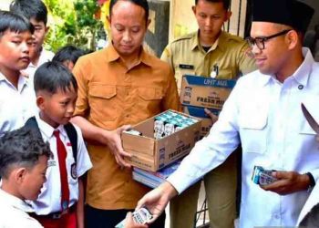 Pemkab Batang Bakal Beri Seragam Sekolah Gratis ke Siswa SD dan SMP