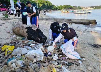 263,7 Kg Sampah Terkumpul dalam Aksi Bersih Pantai Teluk Jepara