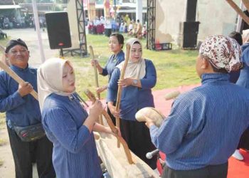 Lesung Sanggar Seni Panitisan Manfaatkan Limbah Pohon Tumbang, Bupati Klaten Beri Apresiasi