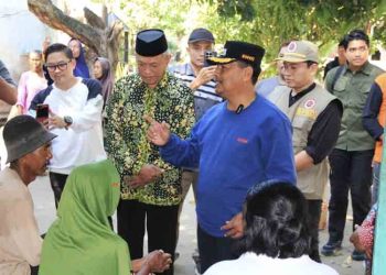 Salurkan Bantuan, Bupati Rembang Sebut Bakal Bangun Ulang Rumah Korban Kebakaran