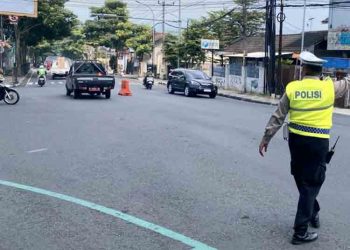 Arus Lalu Lintas di Simpang Empat Jetis Salatiga Terganggu Imbas Pemadaman Listrik 