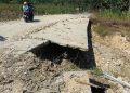 Jalan Penghubung di Brati Grobogan Ambles, Warga Minta Segera Diperbaiki