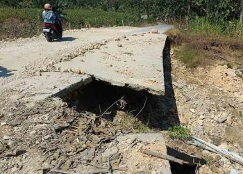 Jalan Penghubung di Brati Grobogan Ambles, Warga Minta Segera Diperbaiki