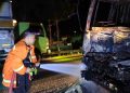 Truk Muatan Glasswool Terbakar di Pantura Rembang, Begini Kondisi Sopir dan Kernet