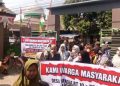 Tolak Proyek Tower, Warga Bengle Tegal Kecewa Kades Tak dapat Ditemui 15 Tolak Proyek Tower, Warga Bengle Tegal Kecewa Kades Tak dapat Ditemui
