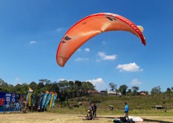KPXC 2026 Dibuka di Kendal, Bupati Tika Harap Lahir Atlet Paralayang Berprestasi
