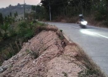 Sempat Ditangani, Bahu Jalan Blora-Randublatung Ambles Lagi